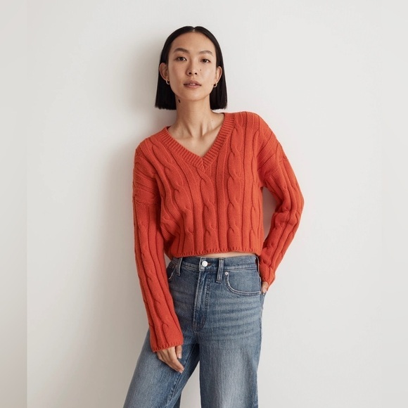 Madewell Sweaters - Madewell Cable-Knit V-Neck Crop Sweater.